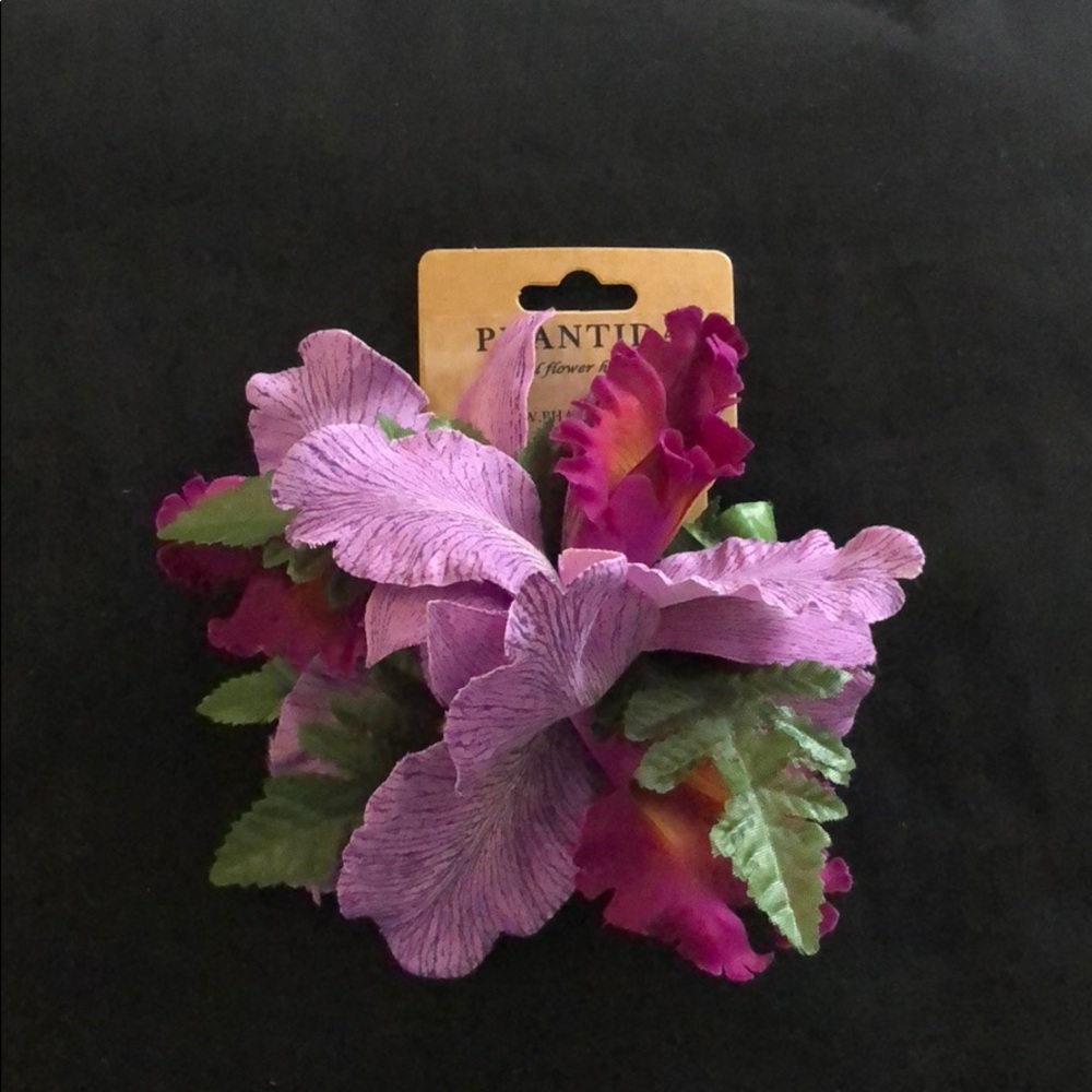 So Real Flower Hair Clip